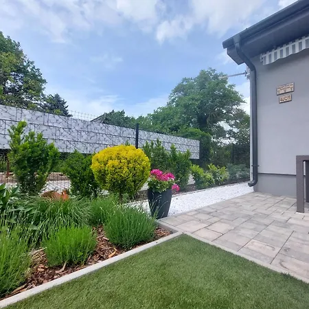 Harom Testver Feriehus *